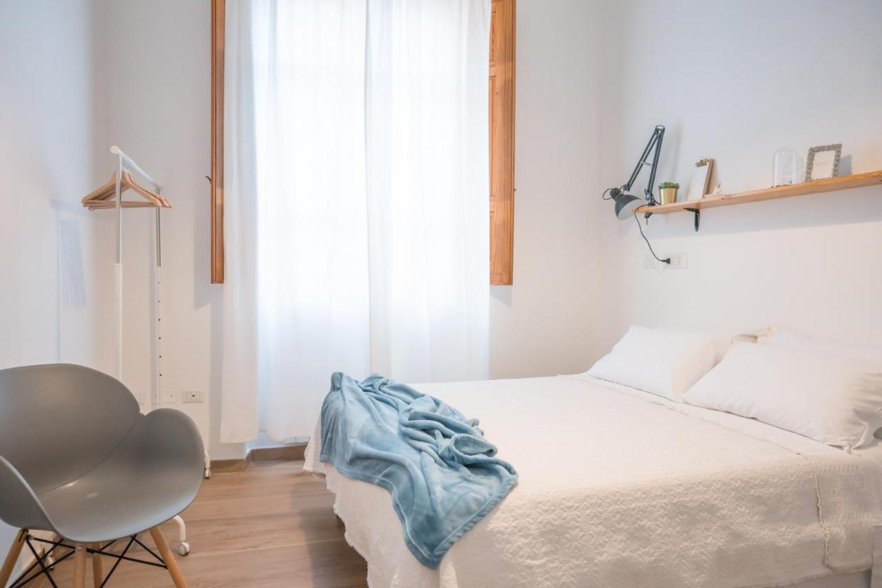 Minimalist Chic A Villanova 3Bdr - 2Bth - Wifi Cagliari Exterior photo